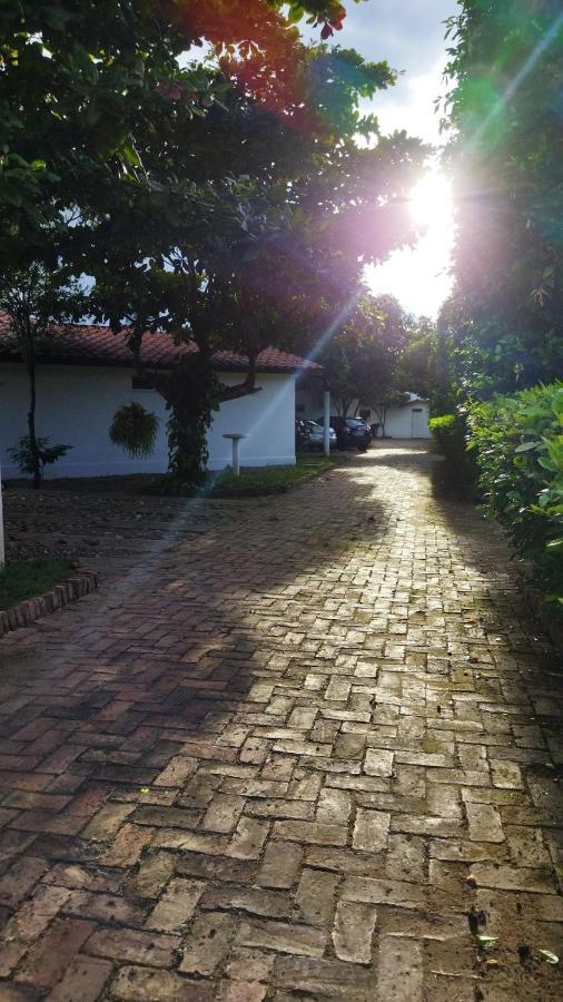 Villa Alejandra Girardot Exterior photo