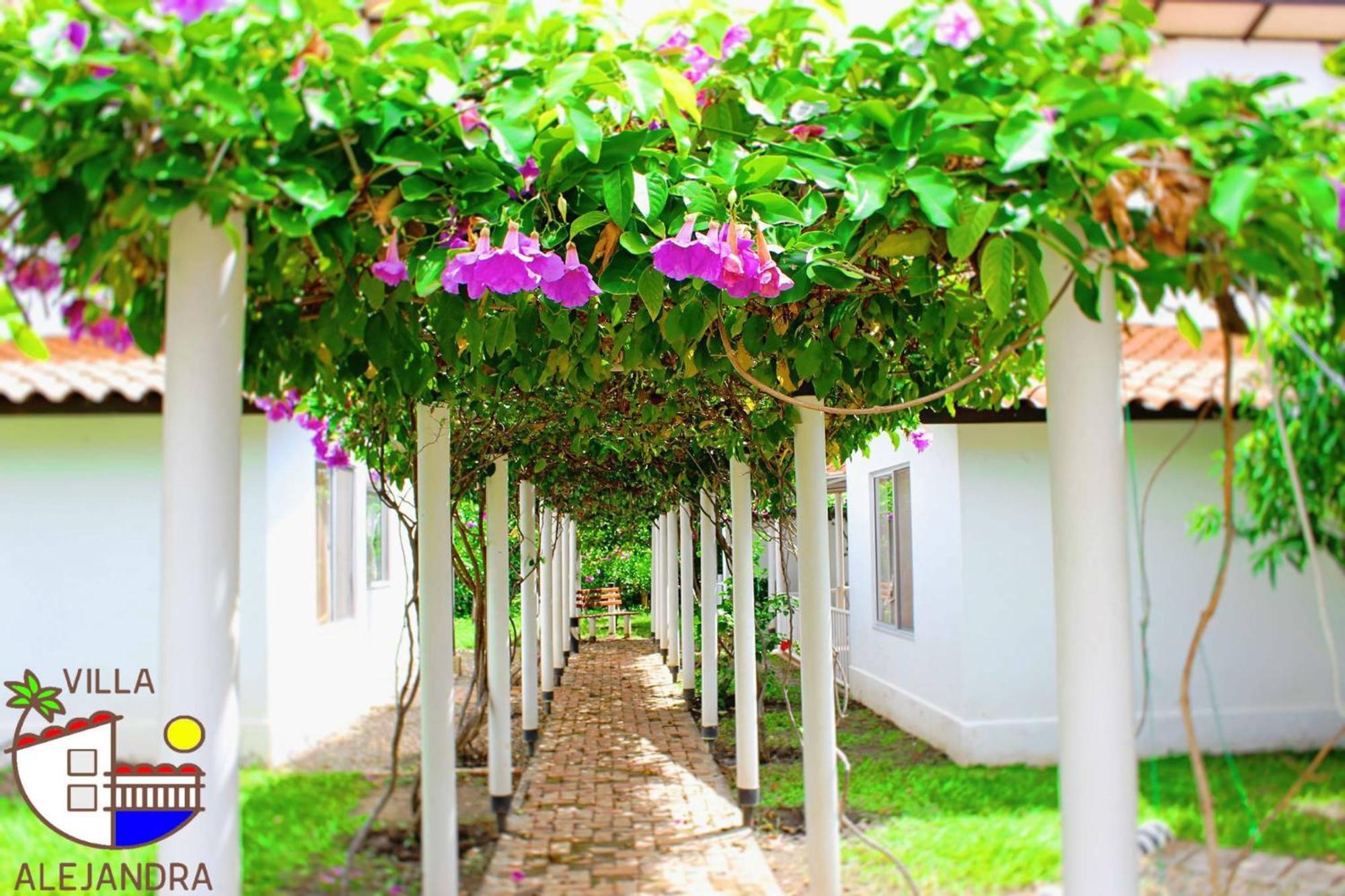 Villa Alejandra Girardot Exterior photo